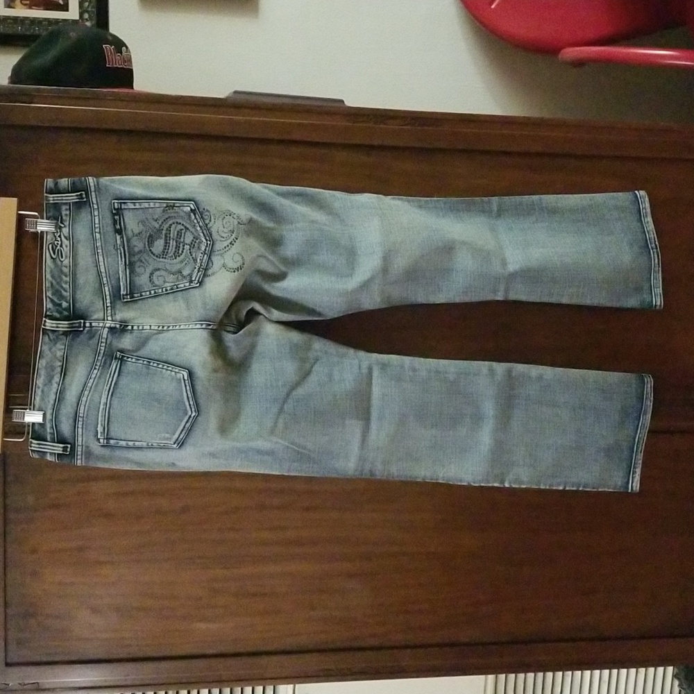 7 Jeans - Picture 4 of 8